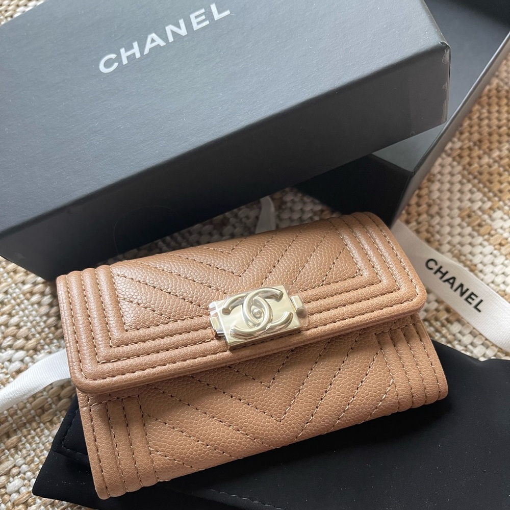Chanel boy card holder